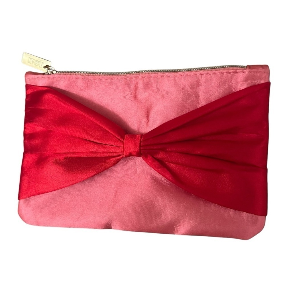 Holiday 2024-25 IPSY glam bag